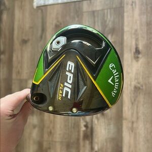 Callaway Epic Flash Driver Head in Black and Green